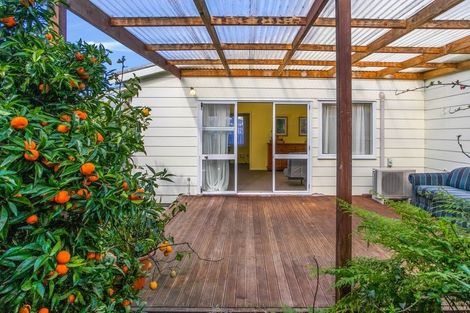 Photo of property in 1/12 De Thiery Place, Pakuranga Heights, Auckland, 2010