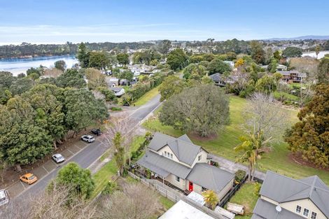 Photo of property in 16 Rangiwhea Road, Waiuku, 2123