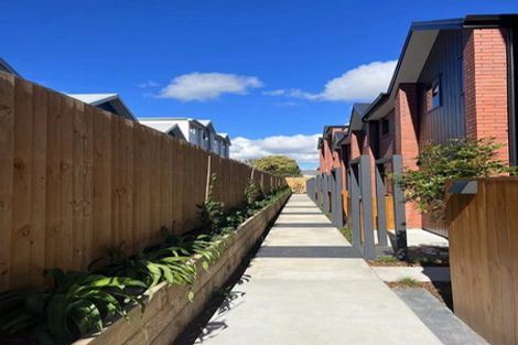 Photo of property in 7/10 Yeovil Road, Te Atatu Peninsula, Auckland, 0610