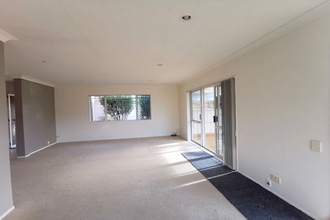 Photo of property in 14 Checkerberry Court, Henderson, Auckland, 0612