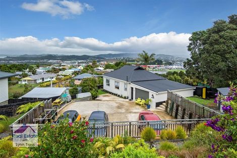 Photo of property in 48 Memorial Drive, Parahaki, Whangarei, 0112