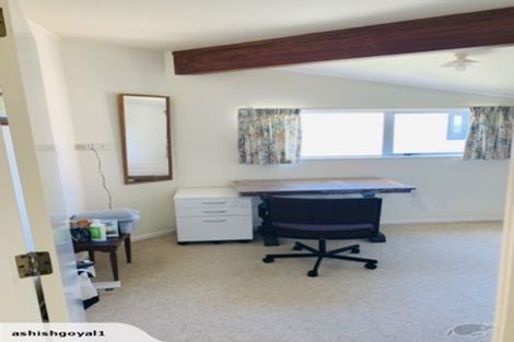 Photo of property in 2b Sunhaven Drive, Newlands, Wellington, 6037