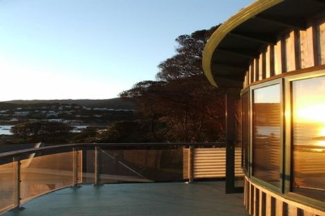 Photo of property in 166 The Esplanade, Houghton Bay, Wellington, 6023