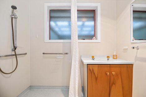 Photo of property in 2 Delamare Road, St Andrews, Hamilton, 3200