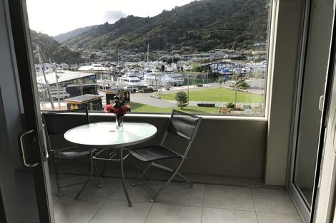 Photo of property in Oxleys Rock Apartments, 401/6 London Quay, Picton, 7220