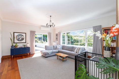 Photo of property in 8 Burns Road, Hospital Hill, Napier, 4110