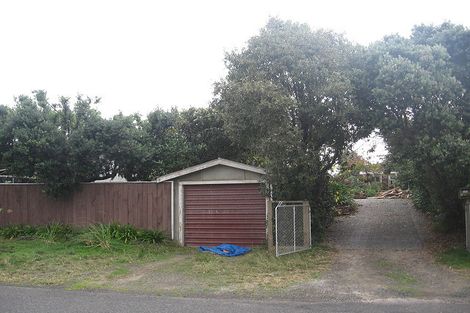 Photo of property in 16 Groves Road, Raumati Beach, Paraparaumu, 5032