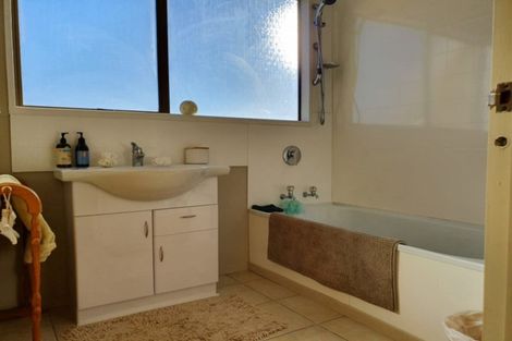 Photo of property in 2 Stanton Crescent, Karoro, Greymouth, 7805