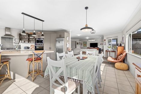 Photo of property in 19 Pania Place, Poraiti, Napier, 4112