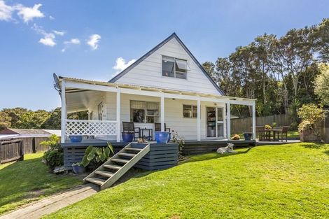 Photo of property in 27 Springtime Crescent, Stanmore Bay, Whangaparaoa, 0932