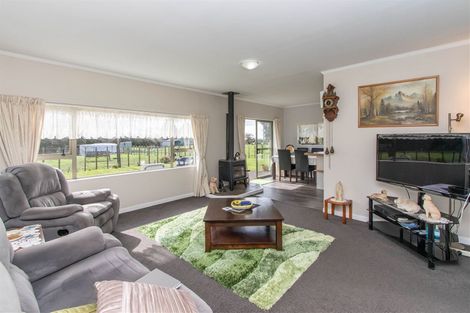 Photo of property in 3 Tariki Road, Tariki, Inglewood, 4390