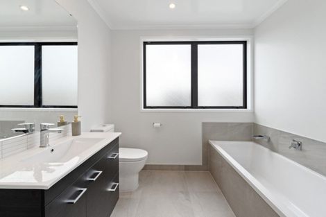 Photo of property in 14 Rangihina Road, Hobsonville, Auckland, 0616