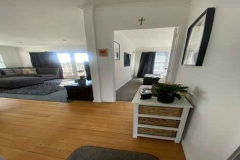 Photo of property in 4/221 Hurstmere Road, Takapuna, Auckland, 0622