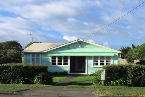 Photo of property in 20 Tutere Street, Waikanae Beach, Waikanae, 5036