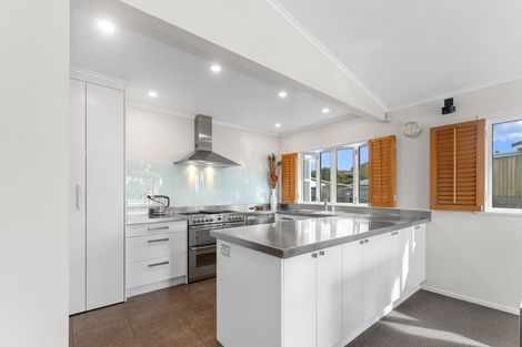 Photo of property in 29 Lyndhurst Road, Te Atatu South, Auckland, 0610