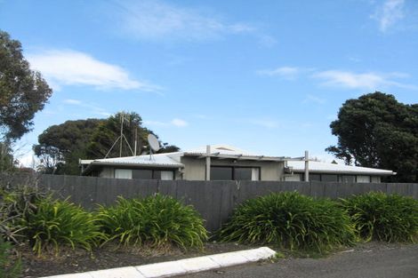 Photo of property in 16 Wellwood Terrace, Te Awanga, 4102