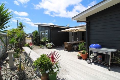 Photo of property in 128 Harbour Drive, Matarangi, Whitianga, 3592