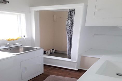 Photo of property in 11 Caroline Street, Mount Victoria, Wellington, 6011