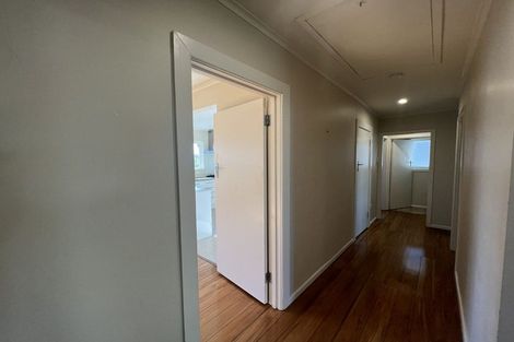 Photo of property in 1/9 Corrella Road, Belmont, Auckland, 0622