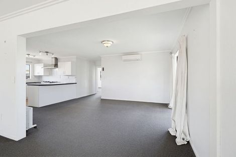 Photo of property in 22 Peter Hall Drive, Kelvin Grove, Palmerston North, 4414
