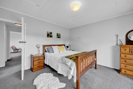 Photo of property in 15 Kauri Street, Inglewood, 4330