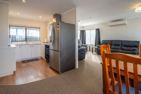 Photo of property in 1/13 Madigan Place, Glendene, Auckland, 0602