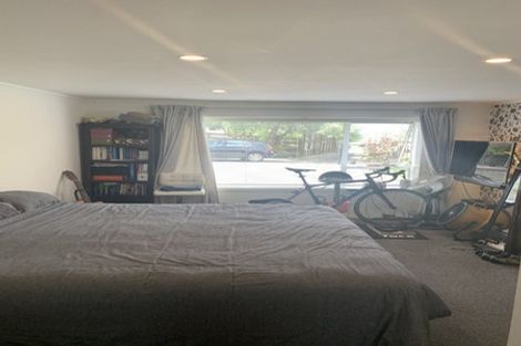 Photo of property in 84 Ravenwood Drive, Forrest Hill, Auckland, 0620