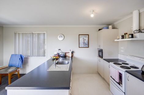 Photo of property in 17d Meeanee Road, Taradale, Napier, 4112