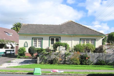Photo of property in 2/67 Hattaway Avenue, Bucklands Beach, Auckland, 2012