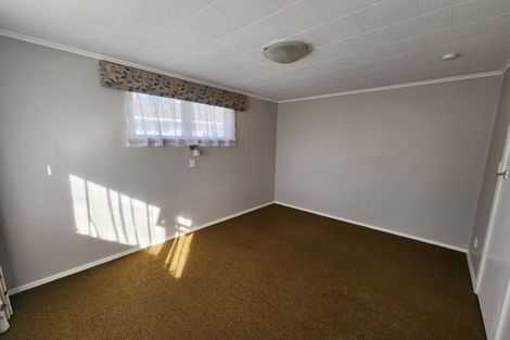 Photo of property in 1/6 Moeraki Road, Maoribank, Upper Hutt, 5018