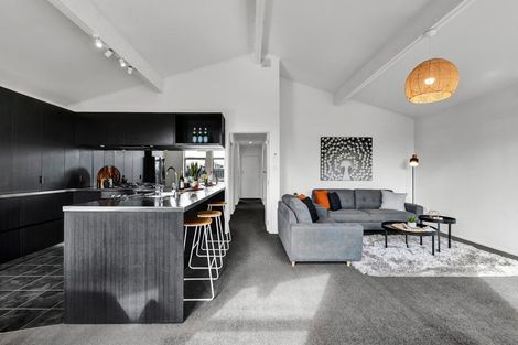 Photo of property in 22 Nevada Drive, Merrilands, New Plymouth, 4312