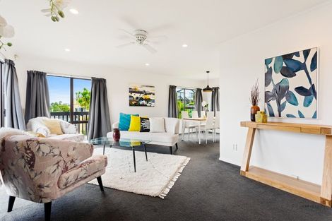 Photo of property in 26 Amery Place, West Harbour, Auckland, 0618