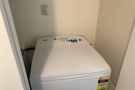 Photo of property in 7b Taka Grove, Normandale, Lower Hutt, 5010