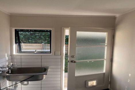 Photo of property in 3 Merrill Place, Birkdale, Auckland, 0626