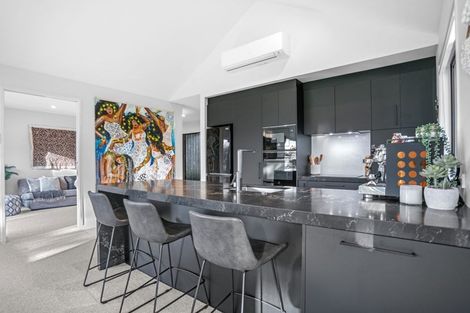 Photo of property in 15 Lynette Place, Pauanui, 3579