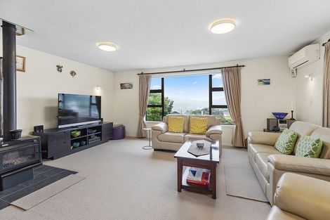 Photo of property in 4 Deveron Place, Tawa, Wellington, 5028