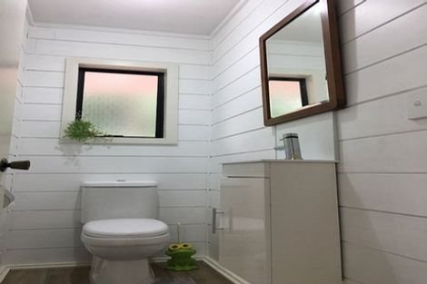 Photo of property in 11 Kereru Grove, Greenhithe, Auckland, 0632