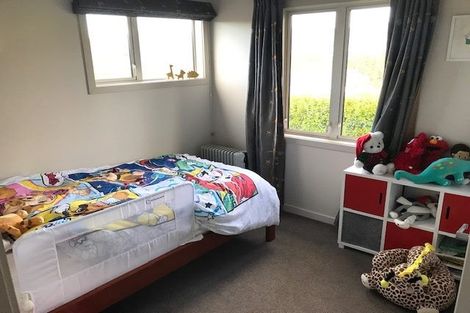 Photo of property in 4 Kaweka Close, Aotea, Porirua, 5024