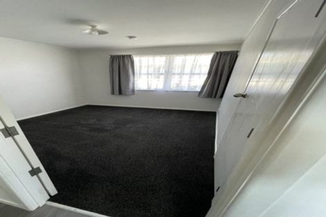 Photo of property in 2 Maybelle Place, Kelston, Auckland, 0602