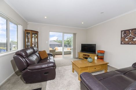 Photo of property in 17 Anna Lane, Glen Eden, Auckland, 0602
