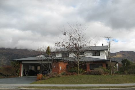 Photo of property in 80 Beacon Point Road, Wanaka, 9305