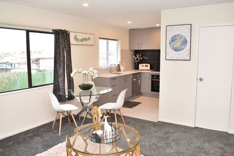 Photo of property in 1/35 Secretariat Place, Randwick Park, Auckland, 2105