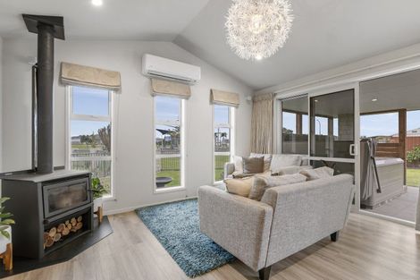 Photo of property in 133 The Boulevard, Papamoa Beach, Papamoa, 3118