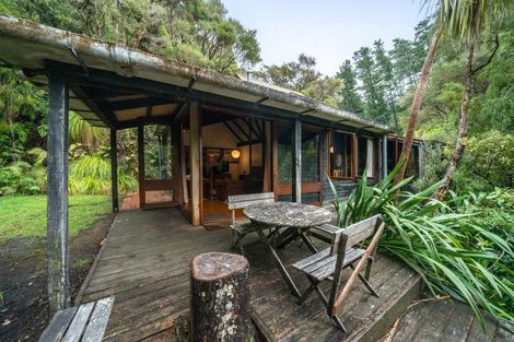 Photo of property in 99 Elmslie Road, Pinehaven, Upper Hutt, 5019