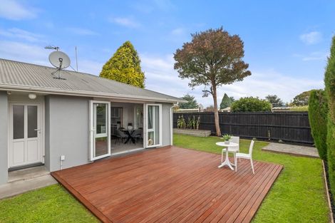 Photo of property in 2/77 Denise Crescent, Hornby, Christchurch, 8042
