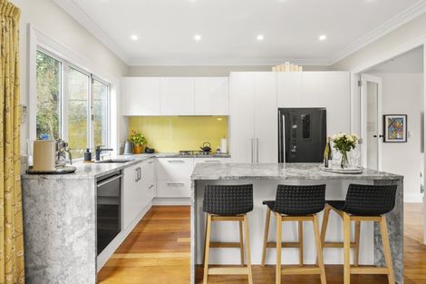 Photo of property in 15 Easdale Street, Kelburn, Wellington, 6012