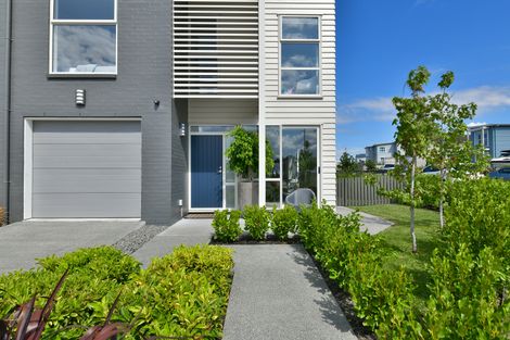 Photo of property in 2 Couldrey Crescent, Red Beach, 0932