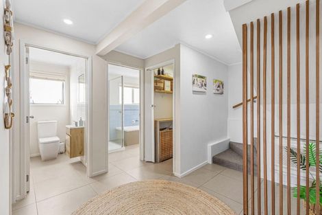 Photo of property in 52 The Circle, Manly, Whangaparaoa, 0930