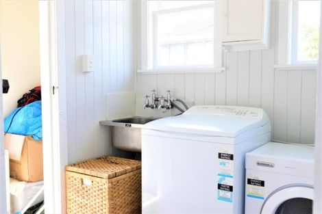 Photo of property in 180 Lake Road, Belmont, Auckland, 0622