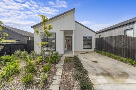 Photo of property in 14 Horokaka Street, Massey, 0614